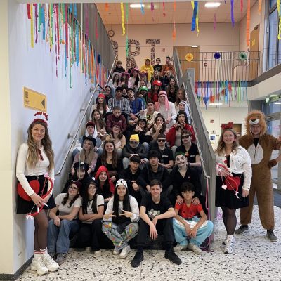 Bild der versammelten SMV anlässlich der SchmuDo-Party 2026 an der MPS